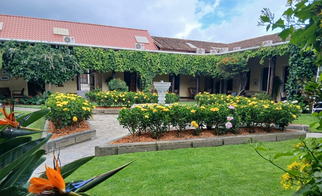 http://Garden%20Gallery%20Hotel%20Aurora